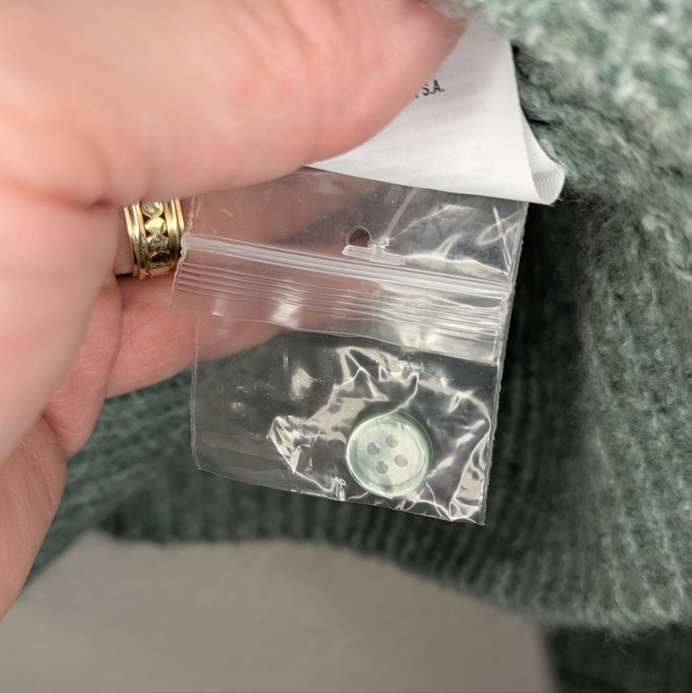 American Eagle Outfitters Sweater - Picture 6 of 6